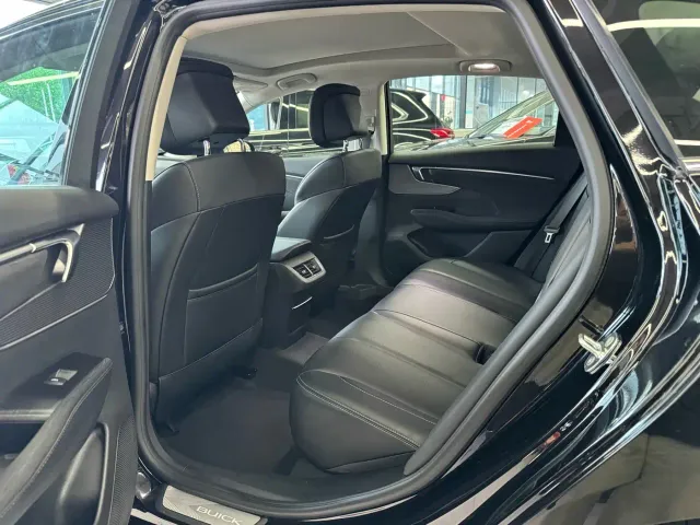 Buick LaCrosse — Фото автомобиля 5