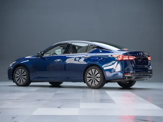 Nissan Teana — Фото автомобиля 8