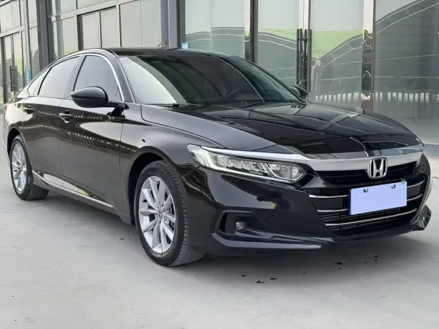 Honda Accord — Фото автомобиля 3