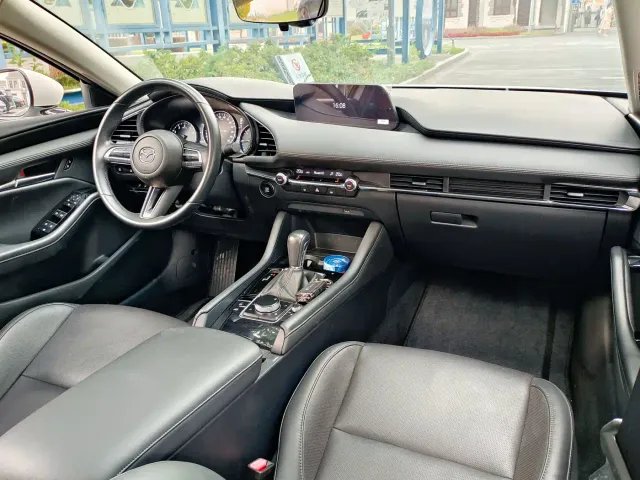 Mazda Axela — Фото автомобиля 6