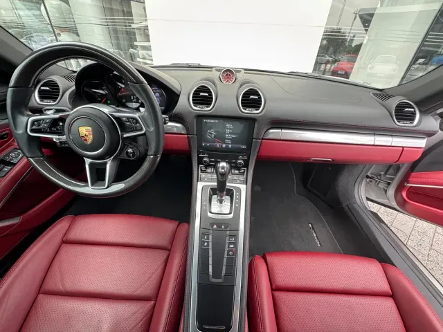 Porsche 718 — Фото автомобиля 12