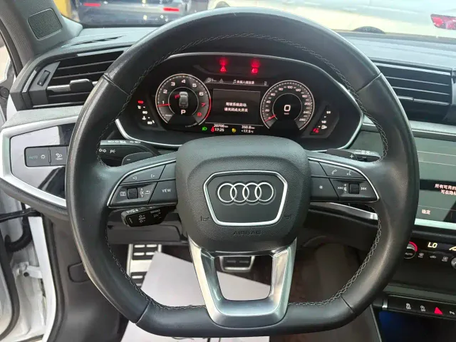 Audi Q3 — Фото автомобиля 16
