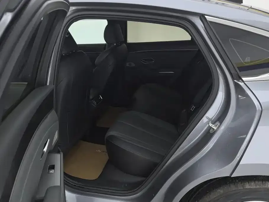 BYD Qin L 2025 DM-i Smart Drive Edition 120KM Surpassing — Фото автомобиля 11