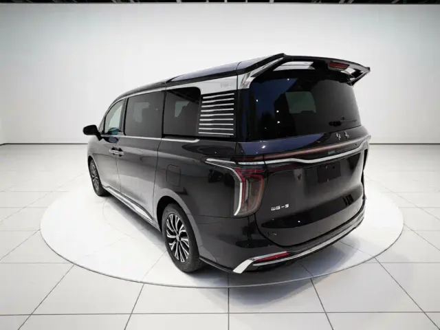 Hongqi HQ9 PHEV — Фото автомобиля 4