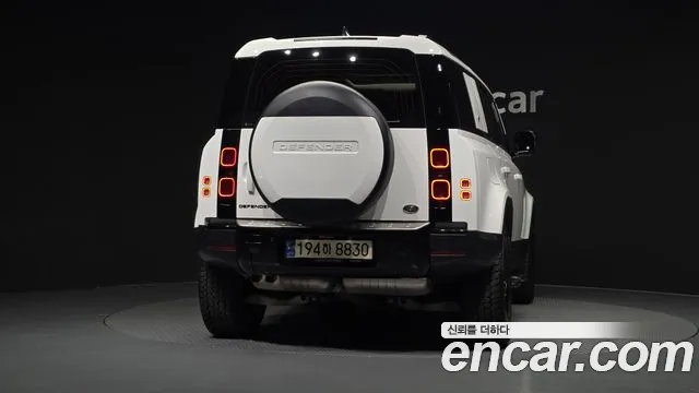 Land Rover Defender — Фото автомобиля 4