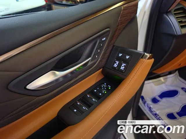 Toyota Alphard — Фото автомобиля 11