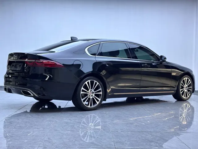 Jaguar XFL — Фото автомобиля 14
