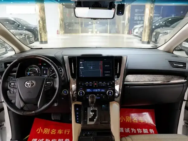 Toyota Vellfire — Фото автомобиля 4