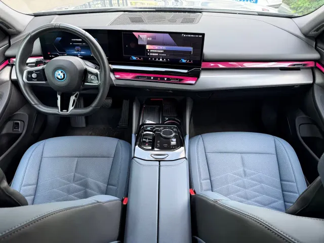 BMW i5 — Фото автомобиля 15