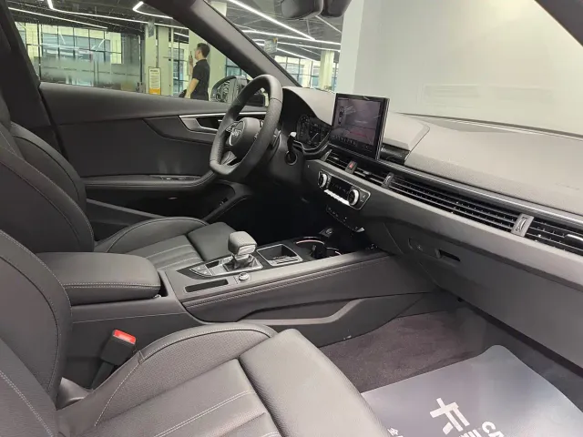 Audi A4L — Фото автомобиля 24