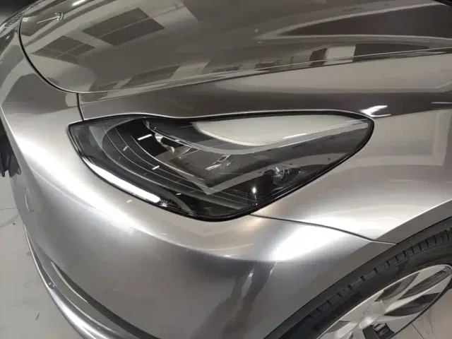 Tesla Model Y — Фото автомобиля 23