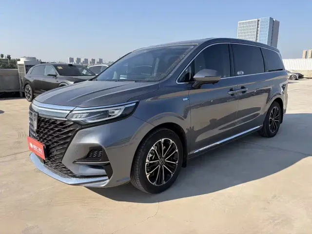 Фотография автомобиля — Roewe iMAX8