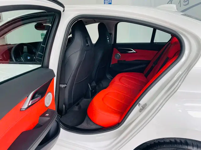 BMW 1 Series — Фото автомобиля 9