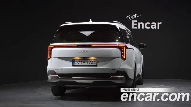 Kia Carnival — Фото автомобиля 4