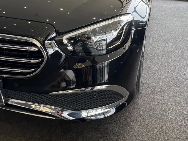 Mercedes-Benz E-Class — Фото автомобиля 5