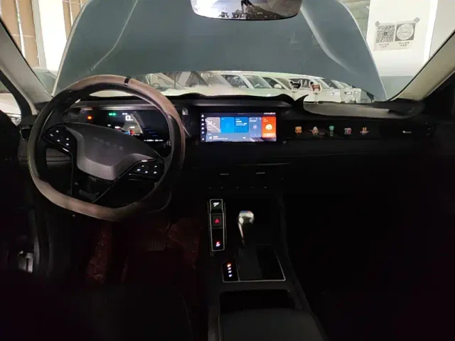 Roewe i5 — Фото автомобиля 12