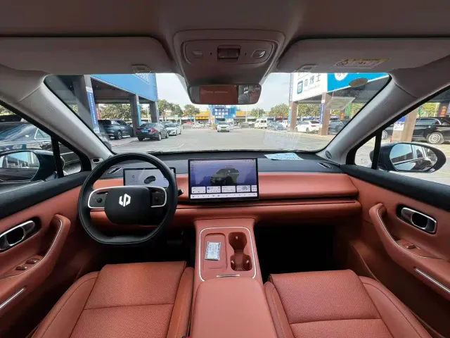 Leapmotor C10 — Фото автомобиля 5