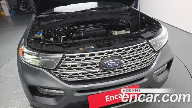 Ford Explorer — Фото автомобиля 6