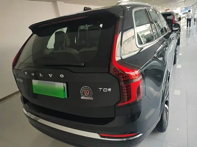 Volvo XC90 — Фото автомобиля 5