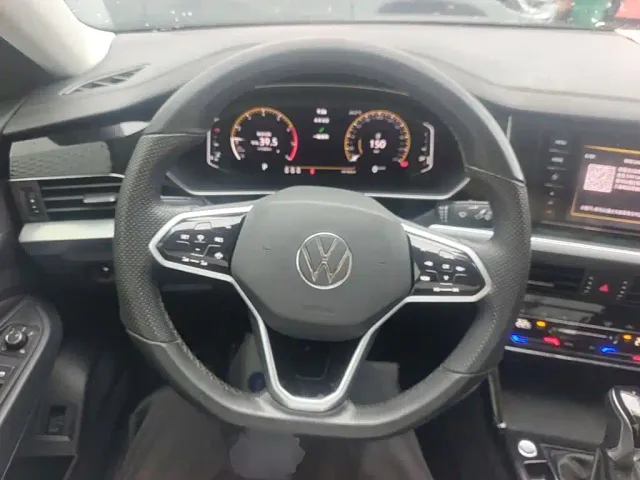 Volkswagen Passat — Фото автомобиля 10