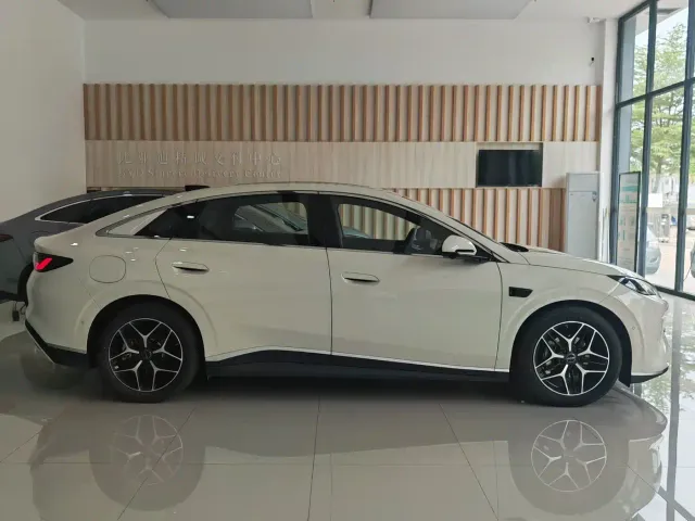 BYD Seal 06 New Energy 2025 DM-i Smart Drive Edition 120KM Luxury — Фото автомобиля 4