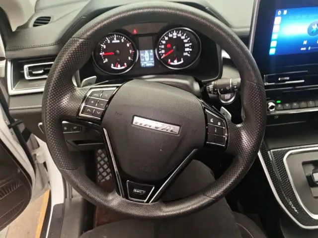 Haval M6 — Фото автомобиля 10