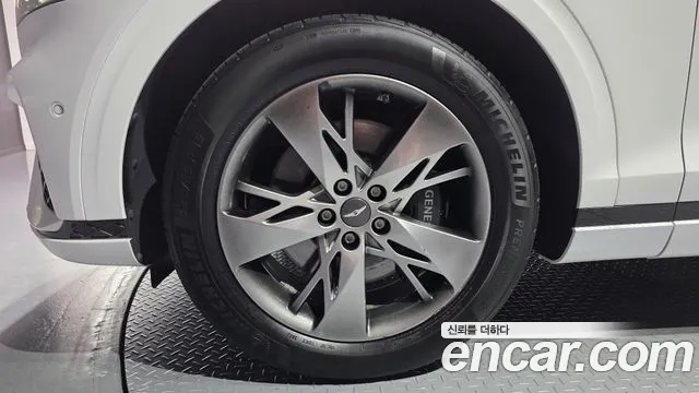 Genesis GV70 2.5T Бензин 2WD — Фото автомобиля 5