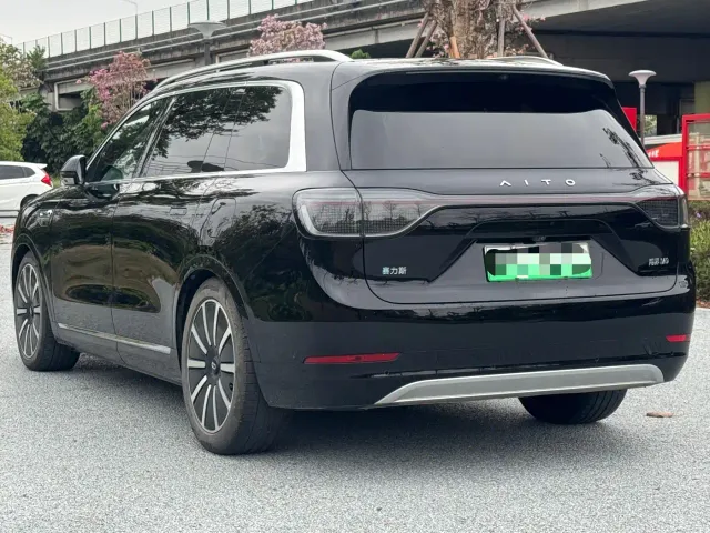Aito M9 — Фото автомобиля 6
