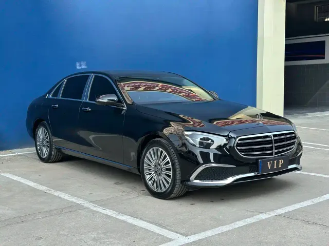 Mercedes-Benz E-Class — Фото автомобиля 3