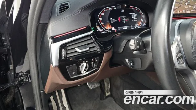 BMW 5 Series G30 — Фото автомобиля 27