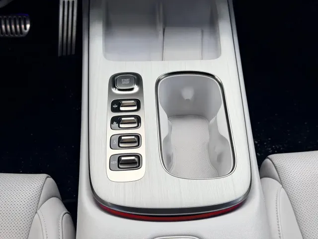 Xiaomi SU7 — Фото автомобиля 18