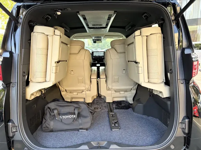 Toyota Alphard — Фото автомобиля 23