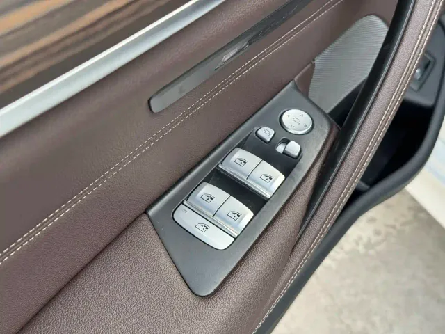 BMW 5 Series — Фото автомобиля 19