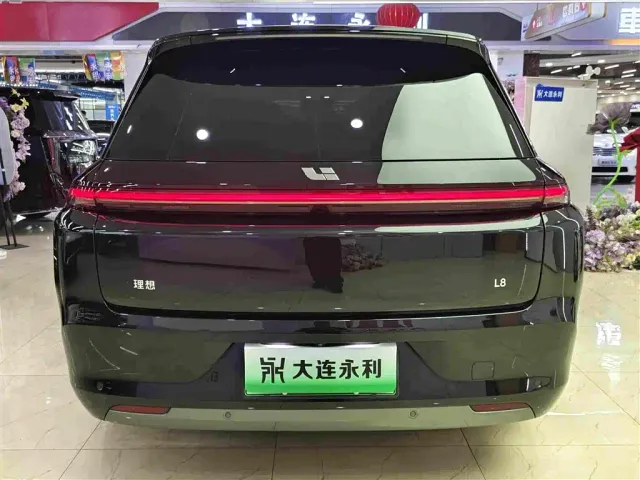 Li Auto L8 — Фото автомобиля 14