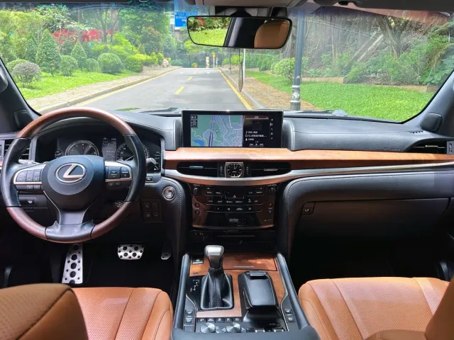 Lexus LX — Фото автомобиля 5