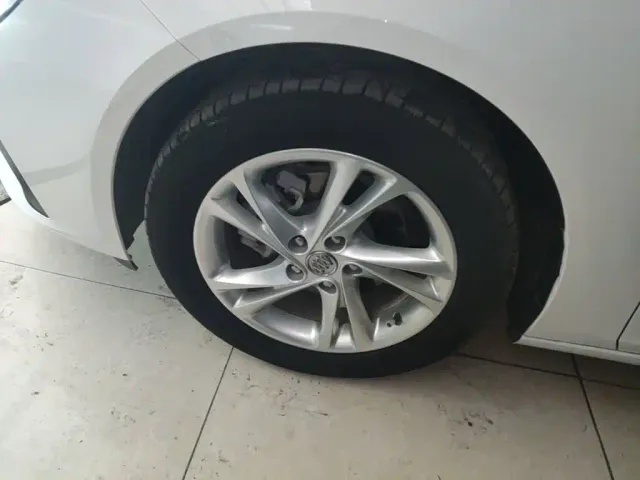 Buick Regal — Фото автомобиля 22
