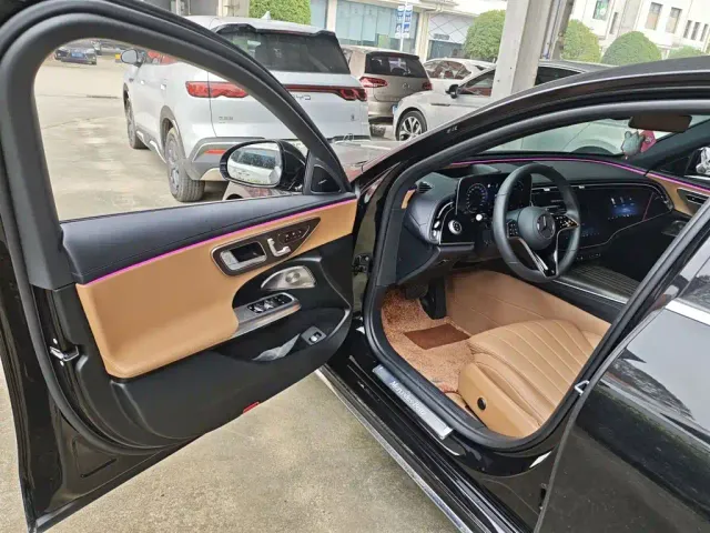 Mercedes-Benz E-Class — Фото автомобиля 15