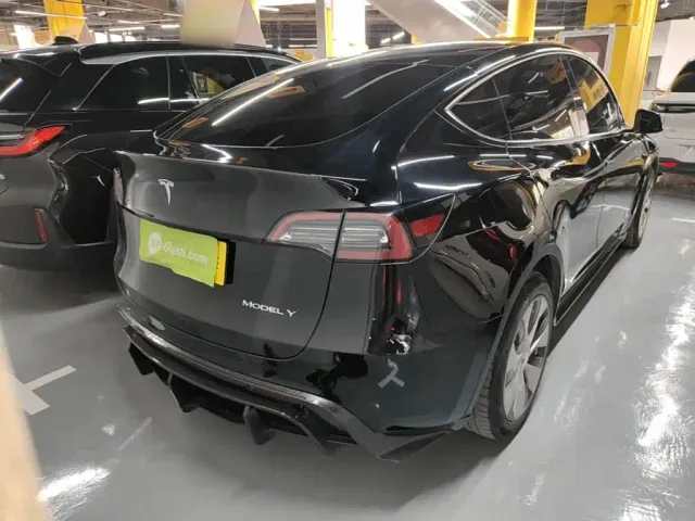 Tesla Model Y — Фото автомобиля 5