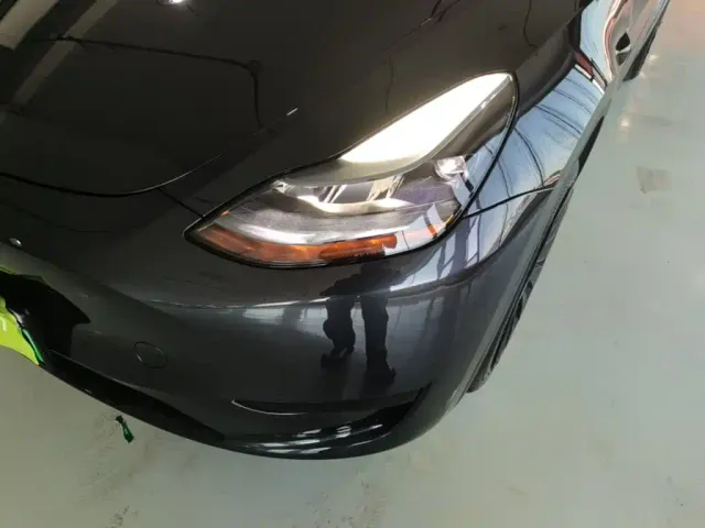 Tesla Model Y — Фото автомобиля 23