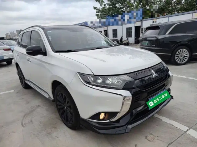 Mitsubishi Outlander — Фото автомобиля 3