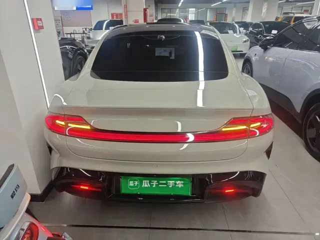 Xiaomi SU7 — Фото автомобиля 5