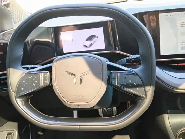 Hongqi EH7 — Фото автомобиля 15