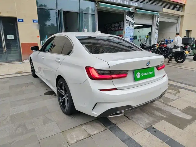 BMW 3 Series — Фото автомобиля 4