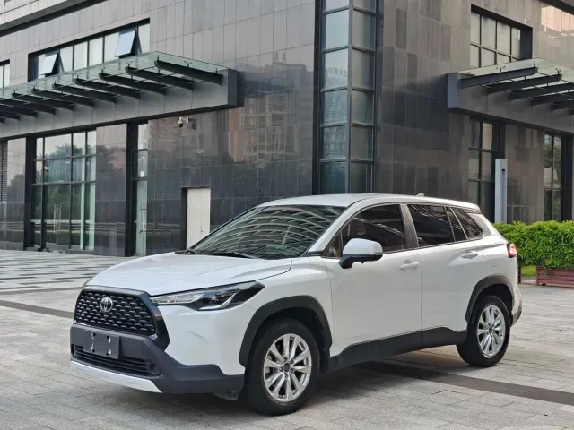 Toyota Corolla Cross — Фото автомобиля 2