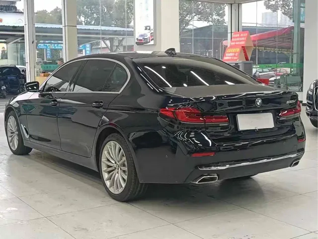 BMW 5 Series — Фото автомобиля 7