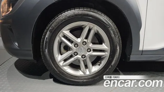 Hyundai Kona Kona (New) — Фото автомобиля 4