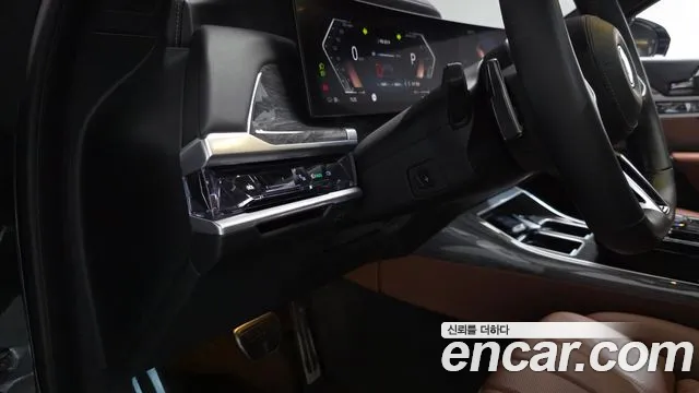 BMW i7 G70 — Фото автомобиля 30