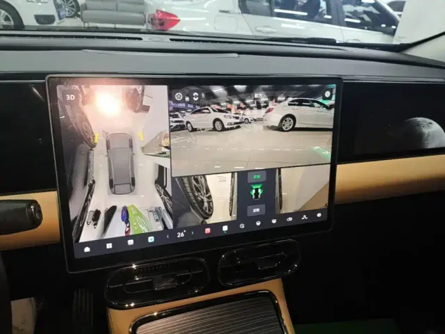 Leapmotor C11 — Фото автомобиля 12