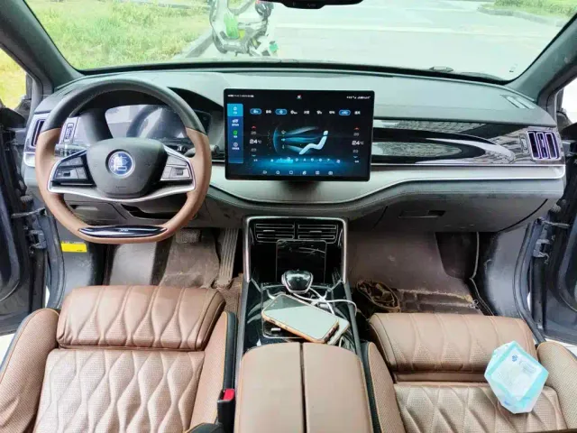 BYD Tang — Фото автомобиля 12