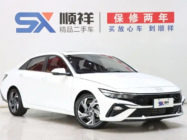 Hyundai Elantra — Фото автомобиля 3